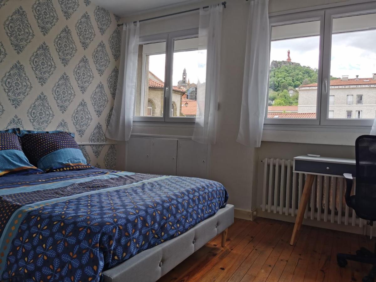 Chambre Privee Dans Appart Partage, Centre Ville, Avec Vue Sur Les Monuments Le Puy-en-Velay Exterior photo